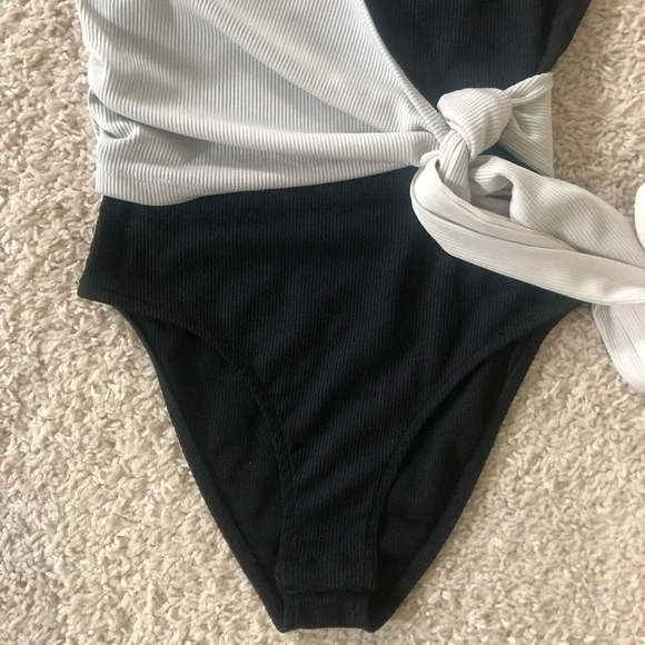 TOPSHOP Bodysuit - Picture 5 of 10